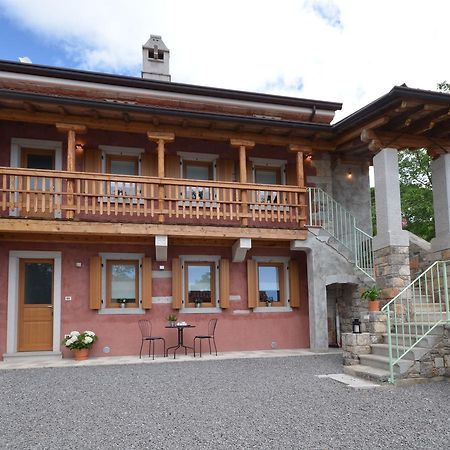 Matijevi Apartments Систияна Екстериор снимка