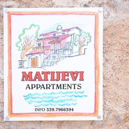 Matijevi Apartments Систияна Екстериор снимка