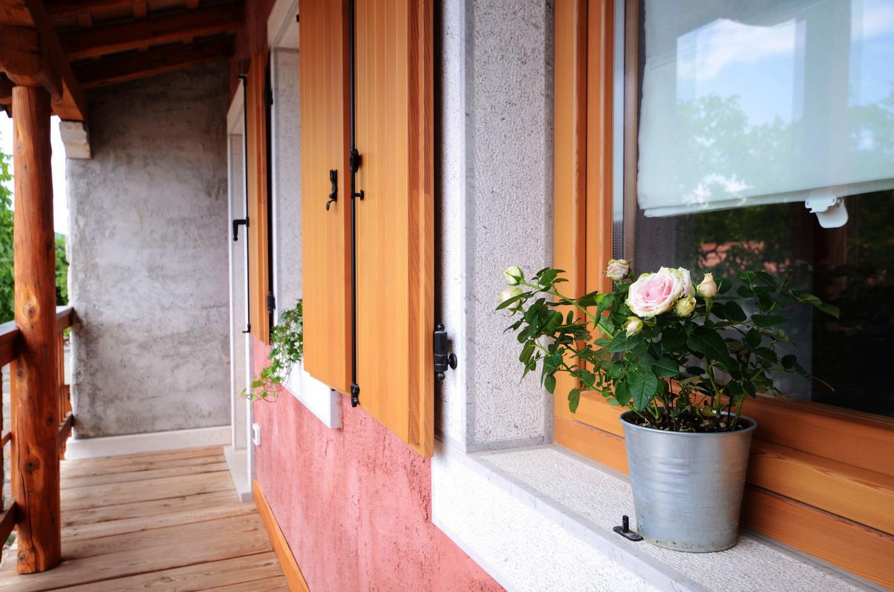 Matijevi Apartments Систияна Екстериор снимка