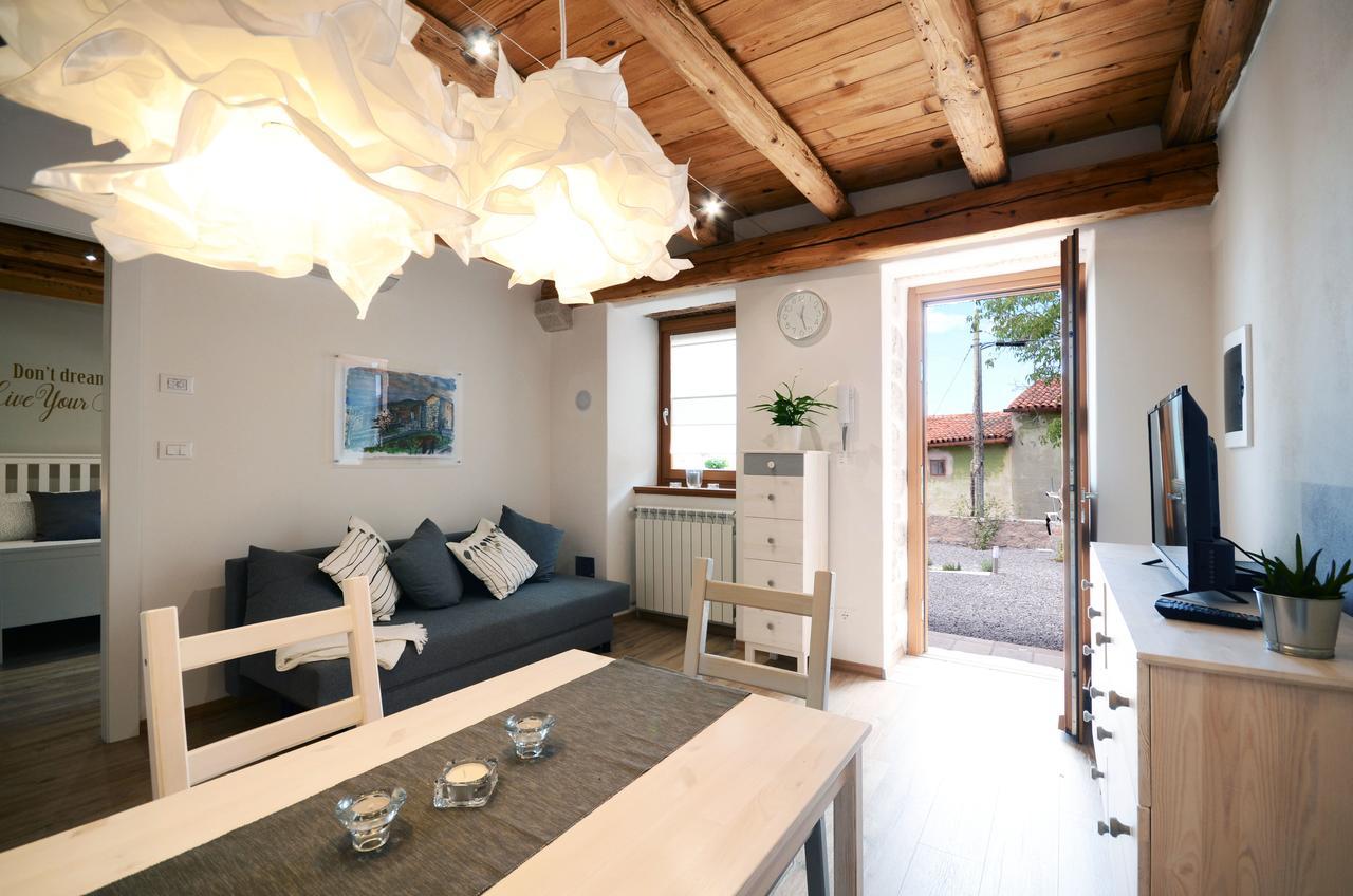Matijevi Apartments Систияна Екстериор снимка